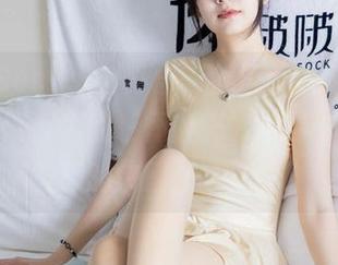 BoBoSocks袜啵啵 – 稚予的校服美图，引发了网友们的‘怀旧病’，那谁还记得自己的校服是啥样的？