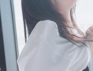HaNari(하나리)在纯白中轻舞，高清之下，是你想象的多重可能性。