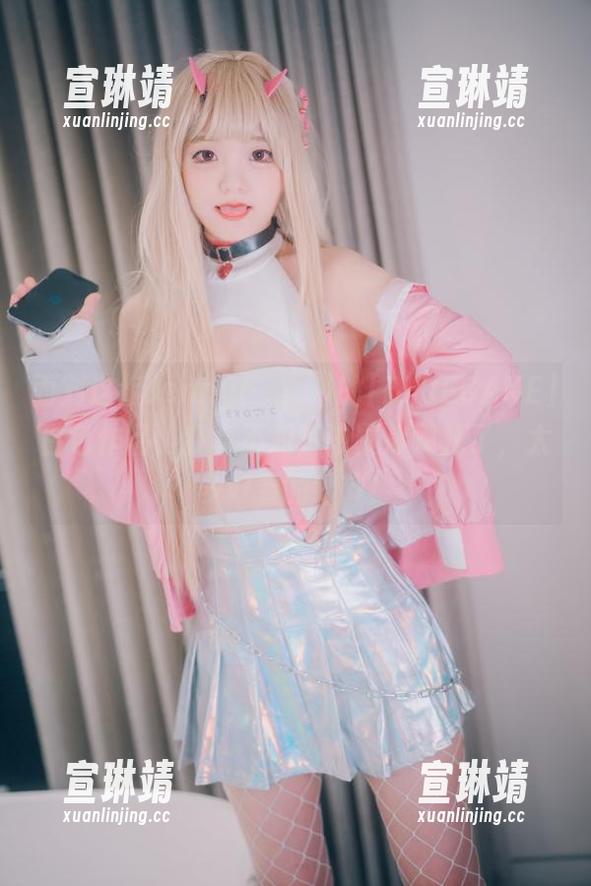 面对这组Jenny(정제니)的[BLUECAKE]白色作品，我真不知道该聚焦哪儿了，太多好看的细节！