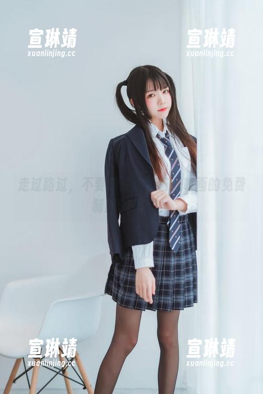 走过路过，不要错过这组喵糖映画的免费制服OL写真！