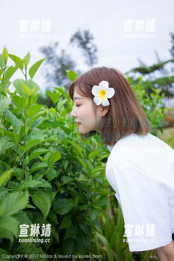MiStar魅妍社 - 不由自主，关思阳的美脚高清套图让我一遍遍地瞄准着细节