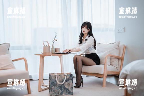 看过Rioko凉凉子的女王图包，心里有点小忐忑呢。