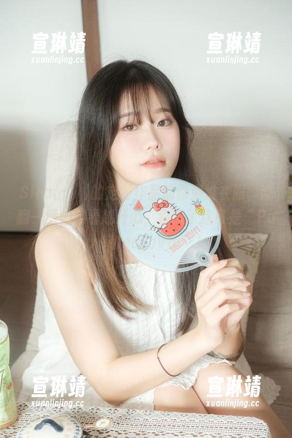 Sira(시라)的定制作品就像那堆衣服，乱翻一通，越看越开心，别忘了这可是“PureMediaVol”!