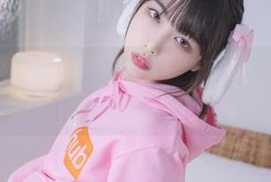 看到Uhye(이유혜)的“PureMedia”，最新COS正在挑战我的审美。