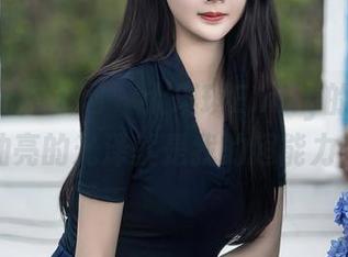 Xiuren秀人网 – 大琪琪Emily的定制:这油亮的光泽就是我的超能力嘛！