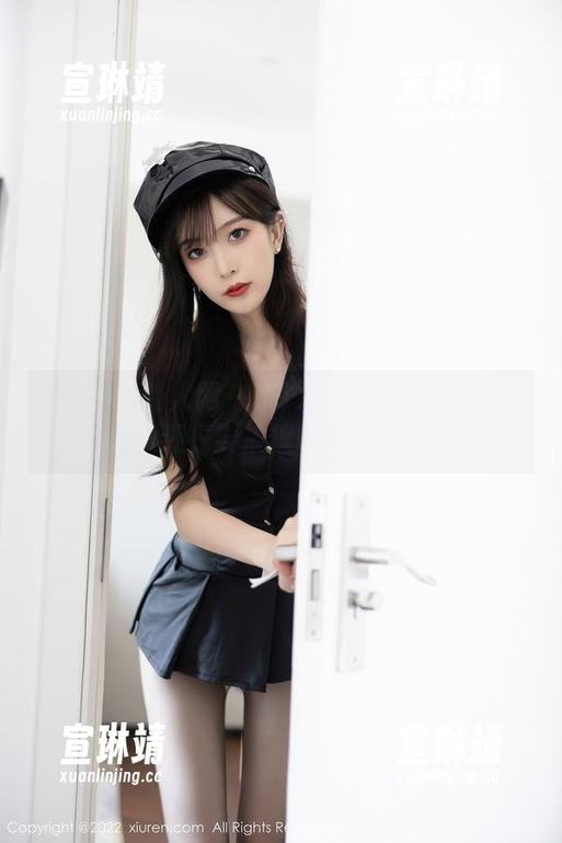 Xiuren秀人网 - 奈沐子豹纹套图：这是要撩还是要被撩呢？真难选！
