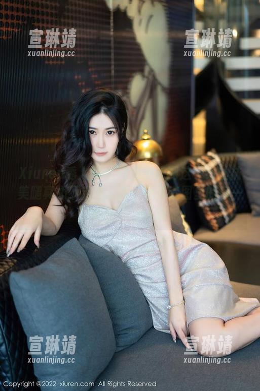Xiuren秀人网 - 就是阿朱啊这一组丝袜美腿真心不走寻常路，精选套图里的每一帧都在悄悄诉说。