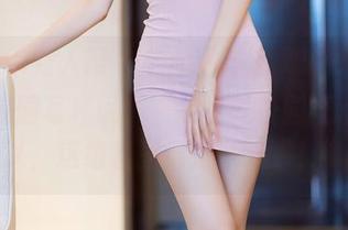 Xiuren秀人网 – 拿起“陈念灵Vickyao”的校园写真说：“我也是校园狂欢。所以，这组套图得排队观赏！”