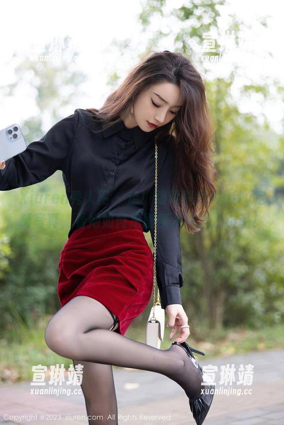 Xiuren秀人网-顾楚楚Maily Xiuren秀人网 - 走!跟顾楚楚Maily定制写真,看她如何把剧情演绎成了小品!
