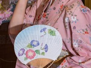 Yiko湿润兔的校服合集，哎……为什么会有种强烈的想要翻开每一页的冲动？