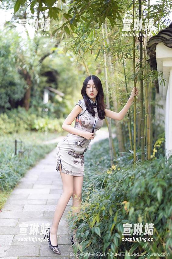 YouMi尤蜜荟 - 私房原图里的Carol周妍希红裙，让我脑海中突然浮现出小剧场...