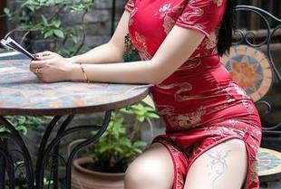 YouMi尤蜜荟 – 是小逗逗泡泳池的日子，福利图包晃晃悠悠，多神奇啊。