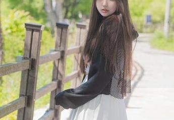 点击获取Yuna(윤아)的裤里丝免费图片，后果自负！