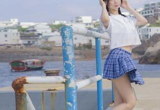 nagisa魔物喵泳衣像壁纸一样完美，却让我忍不住想给它点个赞。