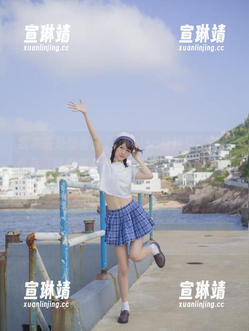 我本来是想看看“nagisa魔物喵”的新作品，结果宝多六花的写真把我牢牢吸引住了...不容易。