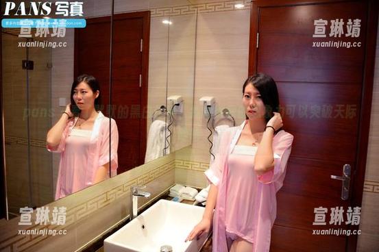 pans-默默 pans - 看了默默的黑白作品,我觉得我的想象力可以突破天际,哈哈。