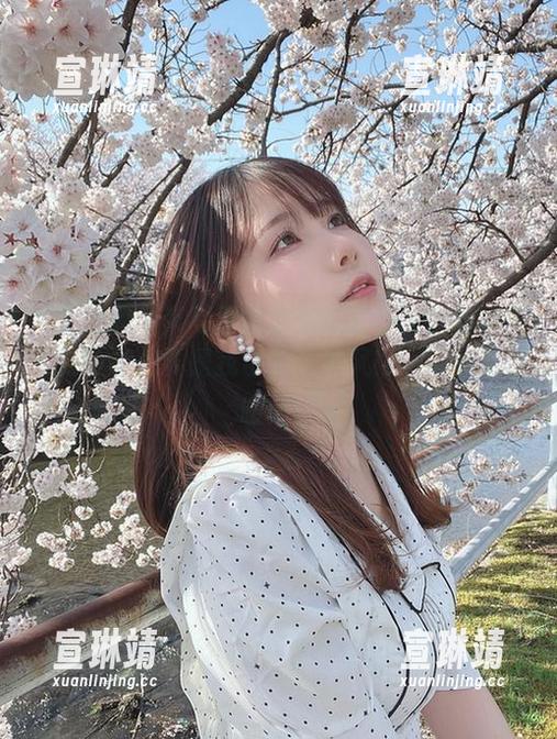 けん研 けん研的吊带写真让我想起了小时候的裙子,如今试想要是我也有这种风格,该如新春暖阳。