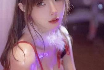 余多多Dudu的黑丝，如果视觉也能逗趣，那我就被圈进去了!