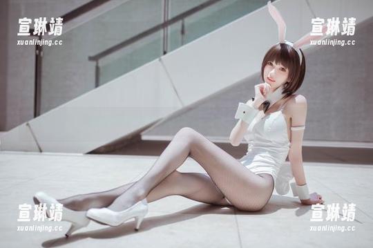 你的负卿 你的负卿化身灰丝女神,上演一场美图秀卷