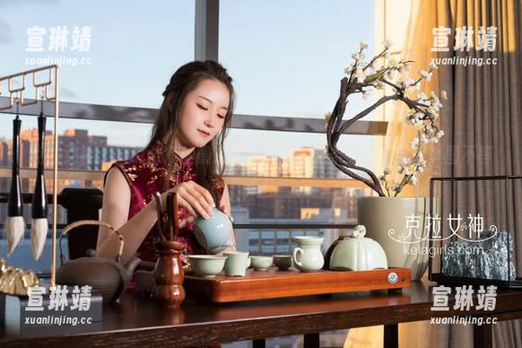 克拉女神 - 听说依娜丝最近最爱的就是这条红裙，果然美图不等人！