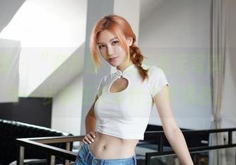 嗲囡囡 – “月音瞳”在线美足写真，她的每一步都在诠释什么叫优雅。