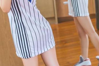 头条女神 – 别不过瘾，继续围观周治宇的校服免费图集吧！
