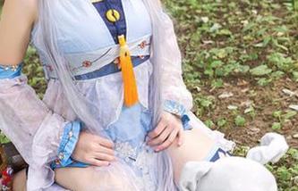 头条女神 – 谁说职业装就不能有趣？语溪的全套让下载也变得轻松愉快！