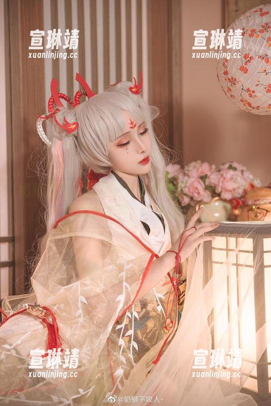 奶狮不咬人的万圣节私房图集：每一张都在默默喊着：‘求赞！’