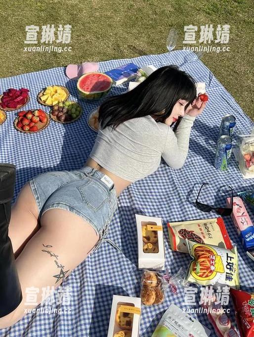 微密圈 - 最新写真：宋昱欣化身和服精灵，结果我还是只想给她送冰淇淋，思路清晰没错吧！