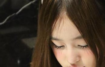 微密圈 – 小优优子的泳装挑战，无圣光照出来的美图会怎么样呢？