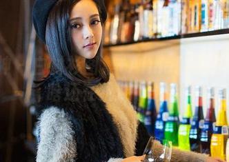 推女神 – 白衬衫图集+Aime张曦若=我为啥还在犹豫下载？