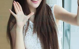 推女神 – 校园风光里的雪Baby原图：你能想象吗，教室里撒下了白雪？