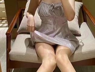 微密圈 – 画风突变，提袜少女的套装合集让人大开眼界！想问问，有多少种搭配可以上天？