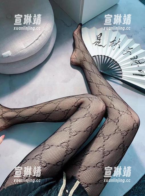 微密圈 - 原图大赏：林子琳喵的泳装光影，泳池沉迷ing
