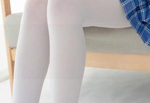 森萝财团 – 一言不合就变身，小奶糕Milky的白丝美腿和双马尾写真好带感