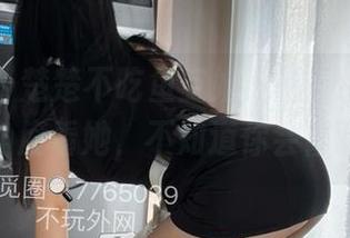 微密圈 – 楚楚不吃鱼空姐美图合集，全方位换个角度看她，不知道你会喜欢哪张。