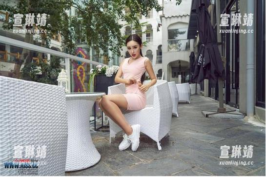 爱丝-佳慧 爱丝 - 佳慧的瑜伽写真集:果然,身体和灵魂之间的距离也是需要拉伸的!