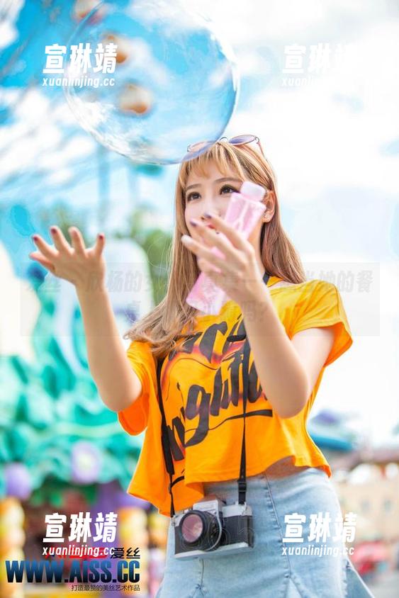 爱丝-欣杨 爱丝 - 欣杨的女仆写真集——想当她的餐桌上那只小狗吗?