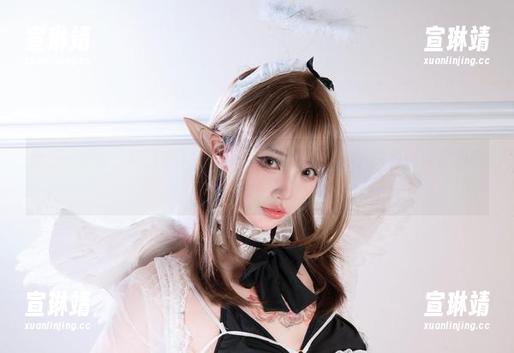 原图＋更新，狐洛洛子的套装，那深邃的眼神，总是在挑逗我的思绪。
