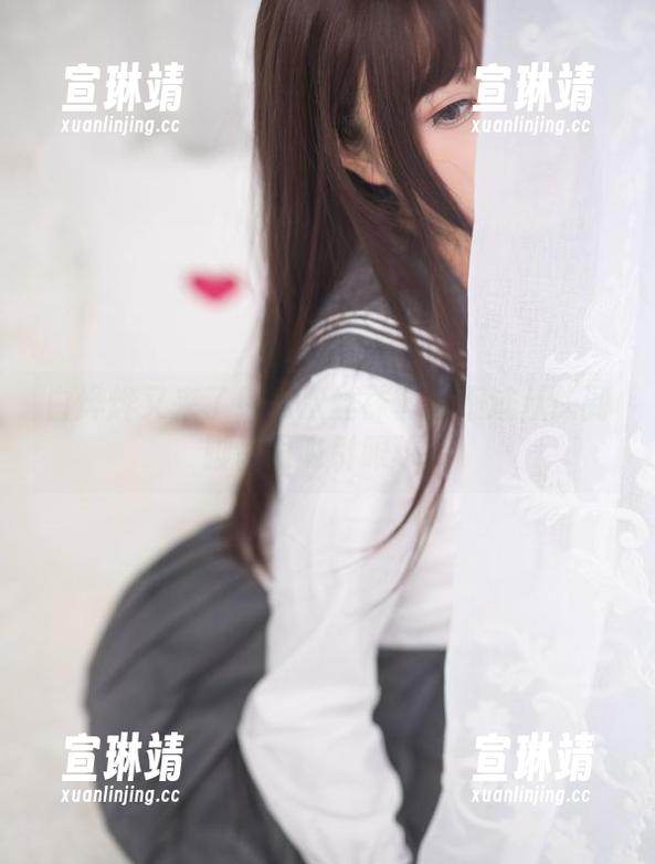 白烨烨 白烨烨又来了!这次丝袜套图不过从头到脚都很吸引眼球。