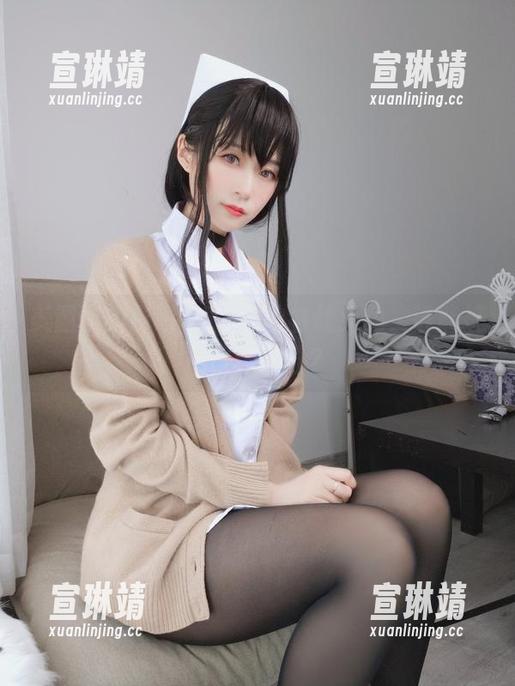 美图里的白银81和她的白丝兔兔，谁能抗拒这种组合？