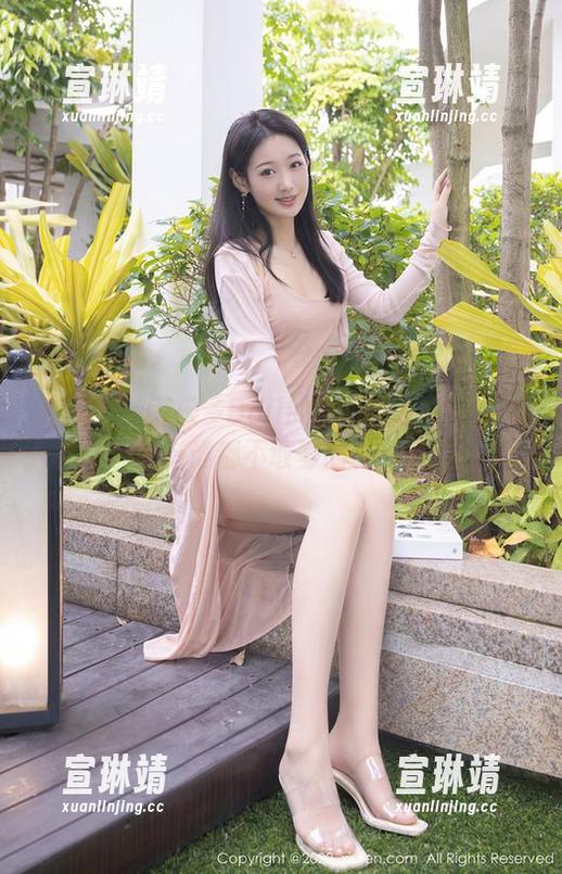 秀人网 - 养乐多Doll的红裙图包——这裙子有谁都不敢穿的气场哦