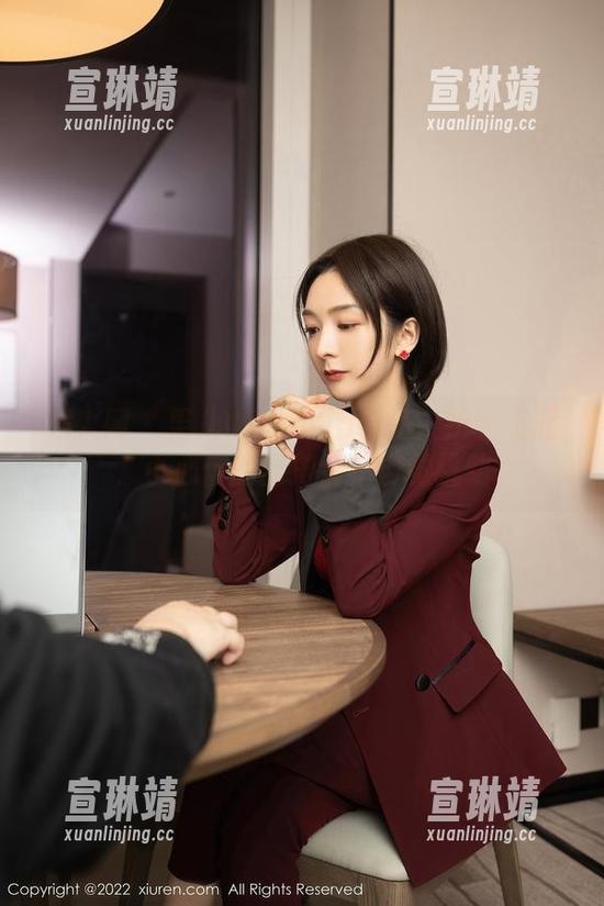 秀人网 - 果儿Victoria出品：护士资源，小心你的脉搏会不自觉跳动