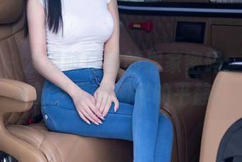 秀人网 – 发现萌白酱的居家密码：原图带来的其实是别样的平静。