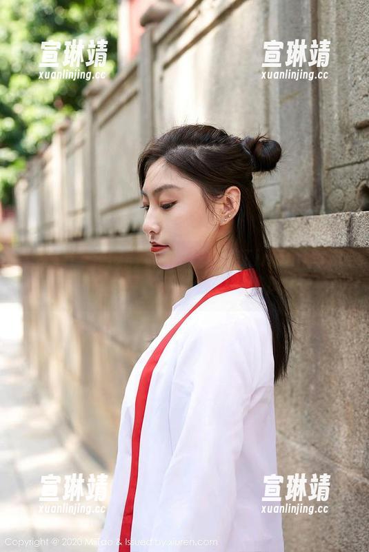 蜜桃社-缇娜美Tinami 蜜桃社 - 红裙魅影:缇娜美Tinami写真里的幽灵,还是只是一阵风?
