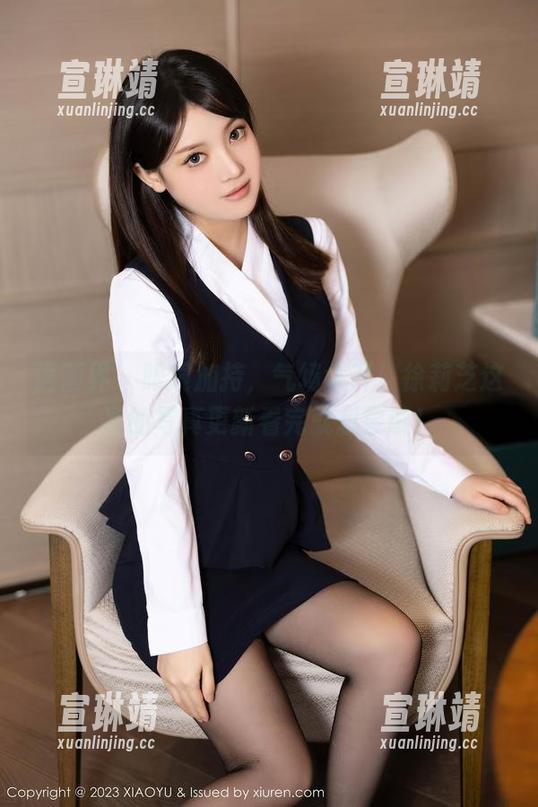 语画界 - 眼镜加持，气场全开！徐莉芝这次的写真更新看完就想尝试！