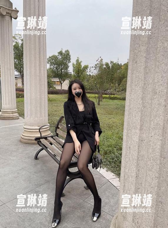 微密圈 - 软妹小九九在线：毛衣风采，果然又是那个对衣服有“偏执”的博主