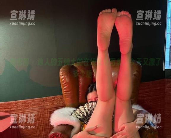 微密圈 - 迷人的五姨太的在线女仆图集，今天又撒了多少糖？