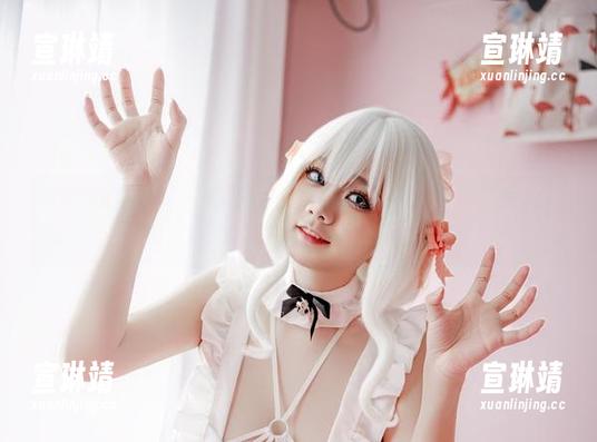 阿雪雪的秘书——作品就像那窗帘后闪现的身影，惹人遐想。