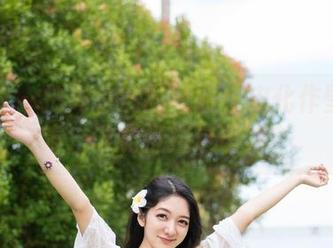 魅妍社 – 把周小然的校服校史化作壁纸合集，谁能抵挡这诱惑？